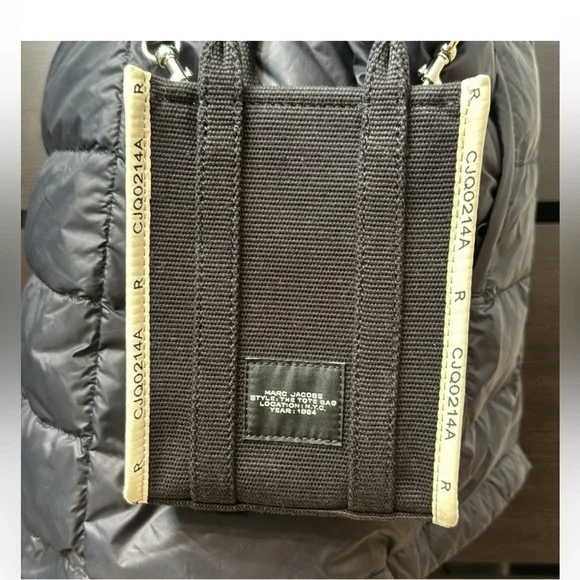 - Marc Jacobs Black Tote Bag ‼️NEW - Picture 15 of 16